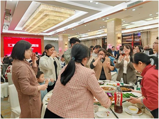 Вечеринка и торжества в честь окончания года 2023 с чипшоу !!
        